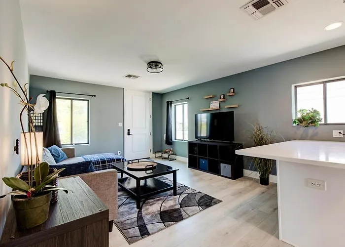 Charming Urban Oasis Located Near Downtown *