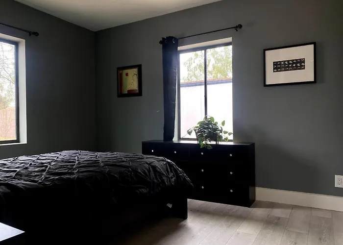 Charming Urban Oasis Located Near Downtown